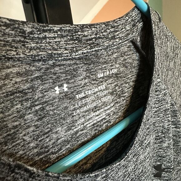Under Armour Heatgear The Tech Tee Shirt Size SmallMens Short Sleeve Raglan Gray - Picture 4 of 4